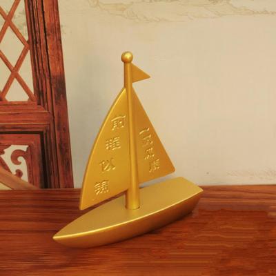 Deko & Wohnaccessoires – Statuetten