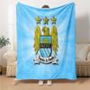 Fotbalová deka Manchester Crest z flanelu, měkký polyester, moderní design, celoroční pro kempování, cestování, dárky k svátkům nebo narozeninám