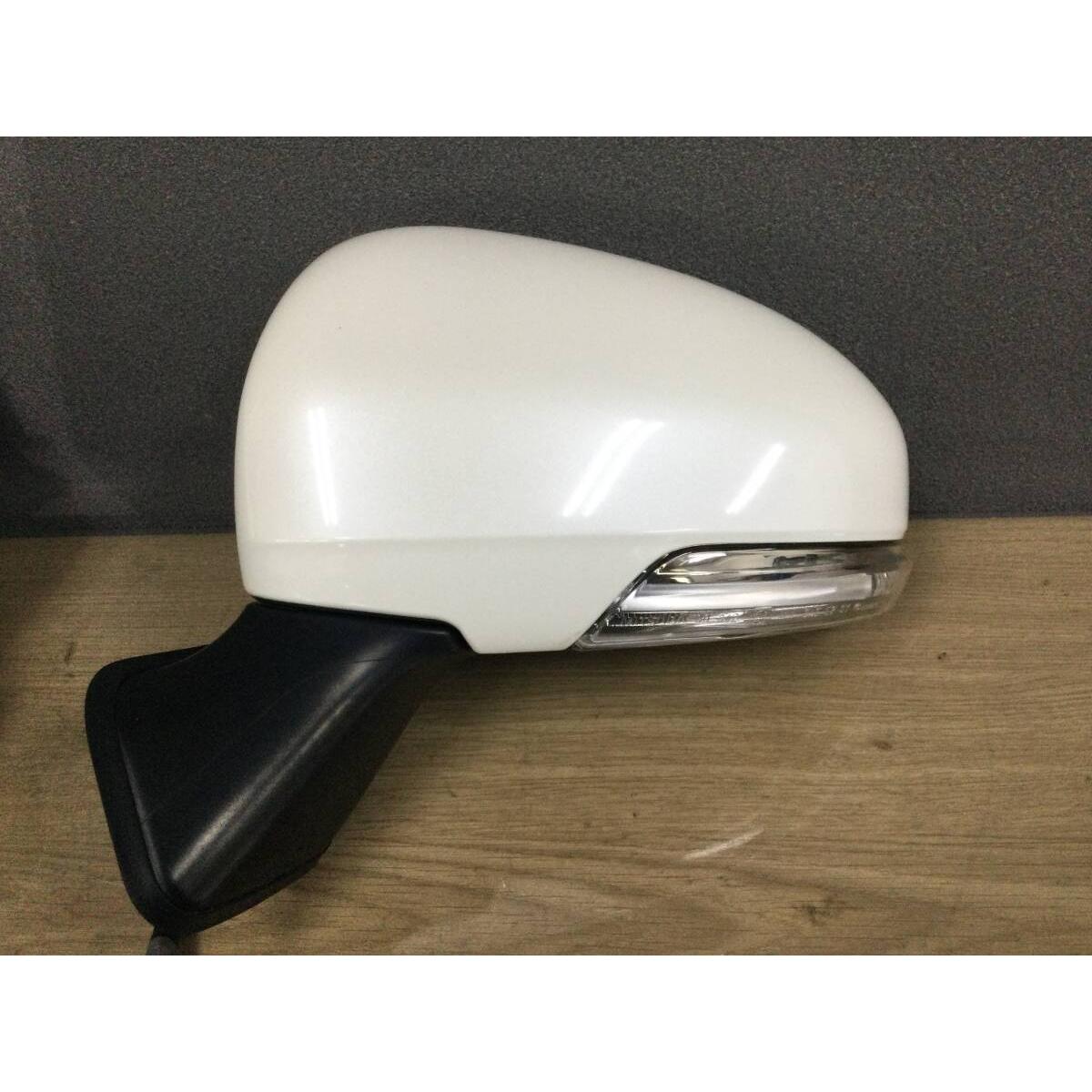 

Toyota Prius ZVW30 Early Left Door Mirror Side Mirror MITSUBA 30-342 070 7 Pin (26051405)