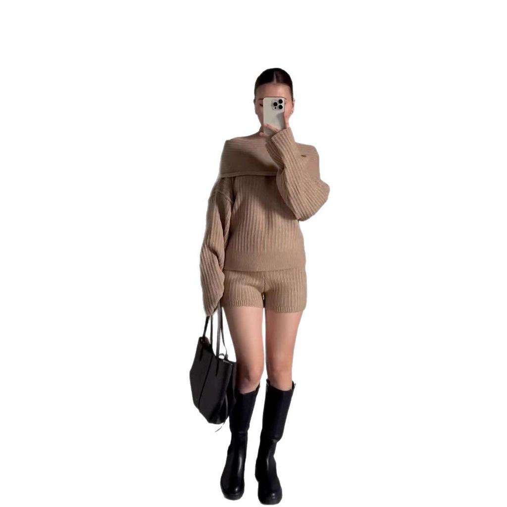 2025 Autumn Lazy Style One-Shoulder Sweater and Loose Shorts for Women