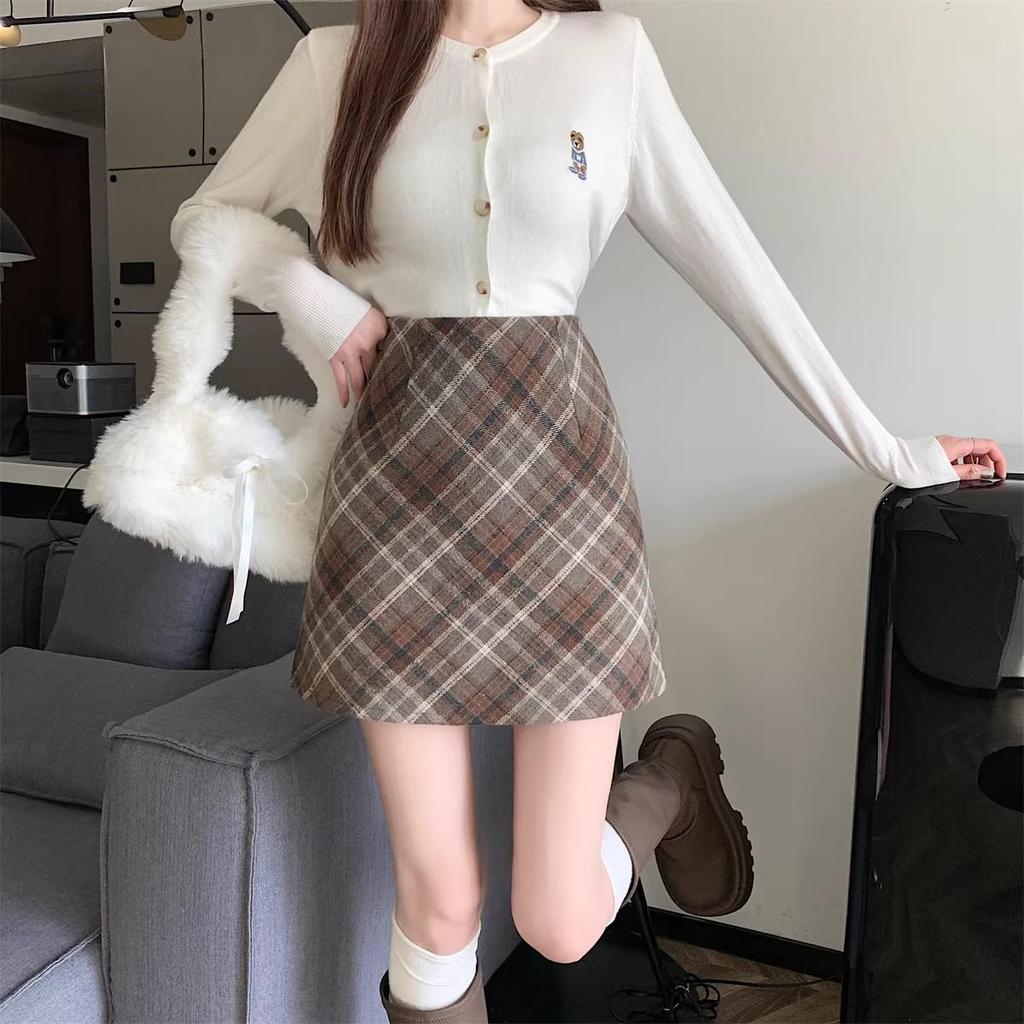 Women's Plus Size Collegiate Style Plaid Wool Mini Skirt for Autumn/Winter, Coffee
