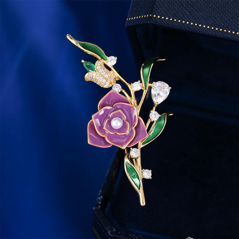 

Фиолетовый цветок корсаж элитный нишевый дизайн чувство фиксированная булавка новая роскошная элитная брошь-роза фиолетовый