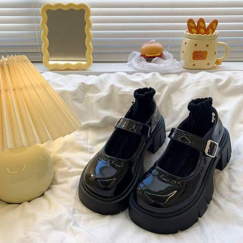 2025 Mary Jane-skor med hög klack i brittisk stil, läderskor med tjock sula – mångsidiga damskor för vår/höst