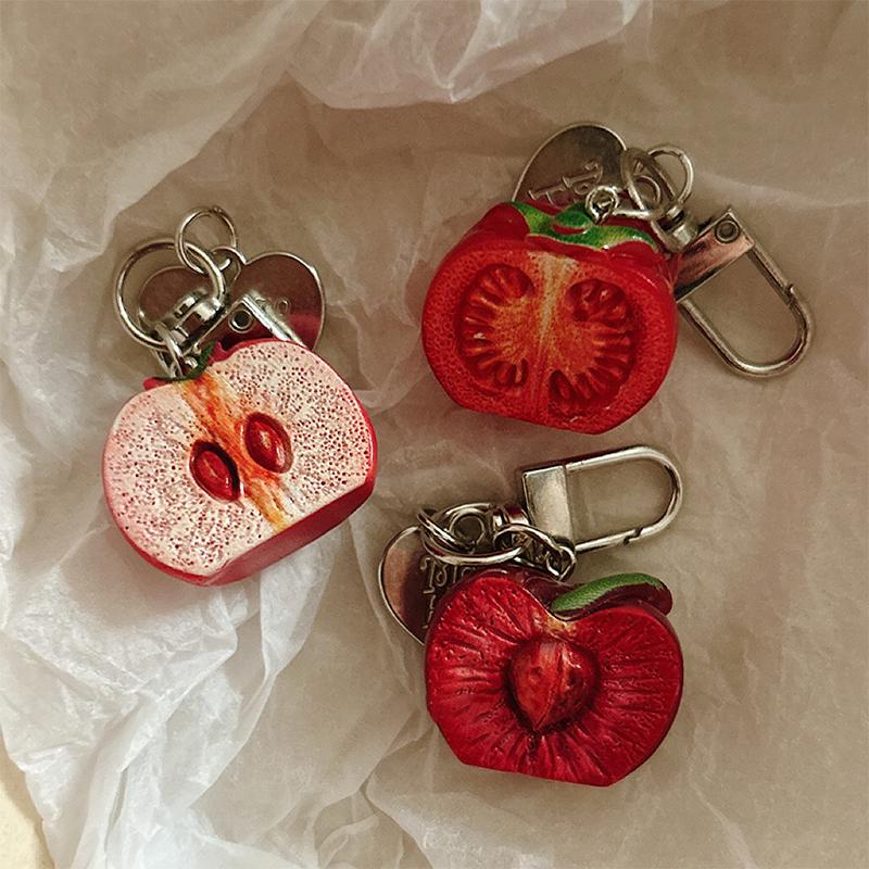 Vivid 3D Red Tomato Keychain Lightweight Resin Fruit Charm Mini Pendant for Phone Case Handbag Gift for Girls