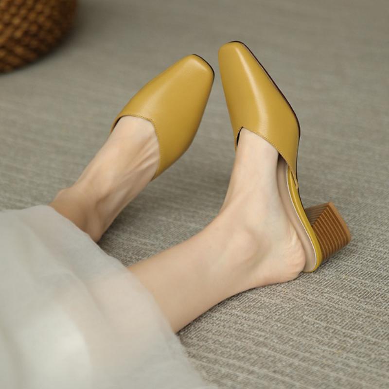 2025 New Retro Thick Heel Half Slippers Women's Versatile Square Head Cool Slippers Women's Outer Wear Summer New Models