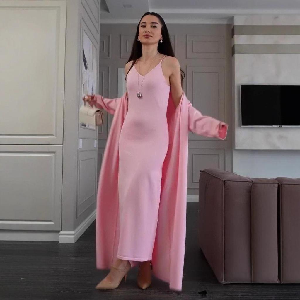Moda Donna Autunno 2025: Vestito Maglione Scollo a V Lavorazione Lenta