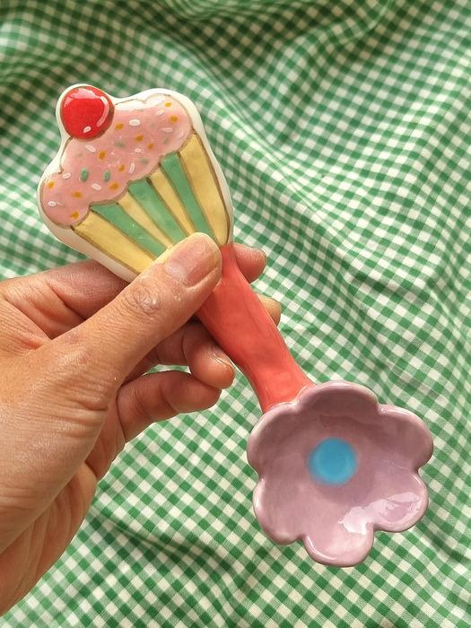 

Deulkkot Ceramic Muffin Flower Spoon Muffin Flower King Spoon