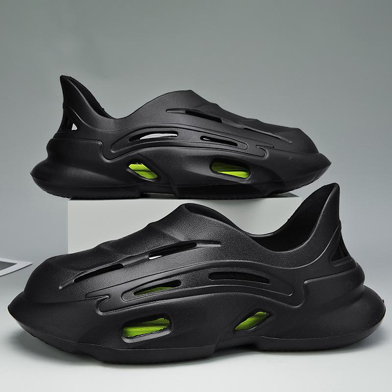 Hole shoes summer new wear stepping on shit trend slippers travel outdoor beach sandals high-end wading shoes