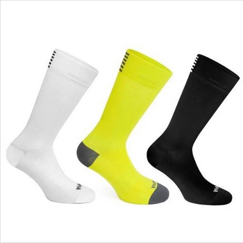 1 Pair Mid-Calf Athletic Socks For Cycling Running Sweat-absorbing Breathable Sports Socks For Men Women