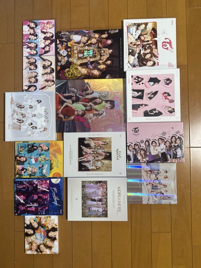 

[USED] TWICE albums, CDs