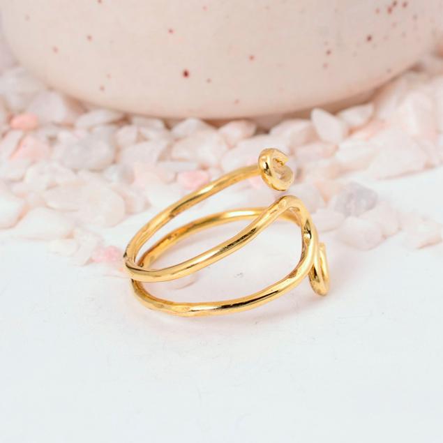 Sculptural Gold S-Curve Wire Ring: Wide, adjustable open-work design, perfect as a bold statement, thumb, or toe ring.