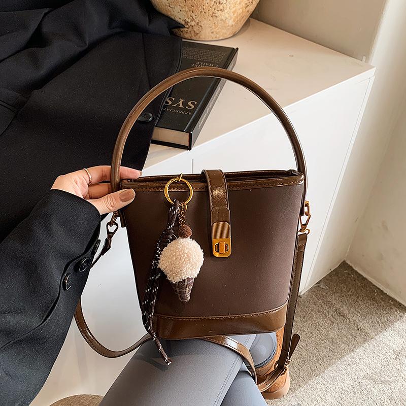Premium Contrasting Color Handbag Women's 2025 Winter New Fashion Simple Bucket Bag Niche Messenger Shoulder Bag