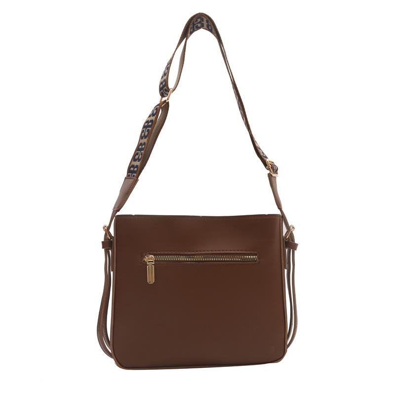 New Winter Fashion Trend Shoulder Bag Simple Solid Color Crossbody Bag Casual Work Large Capacity Commuting Bag