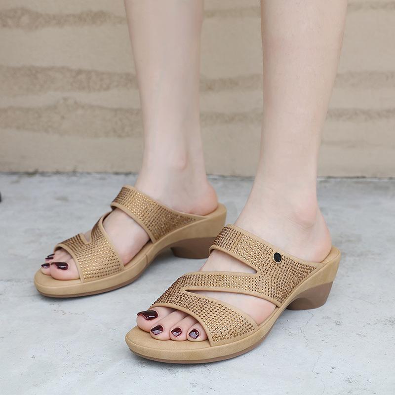 2026 Neue Sandwich Leichte Bequeme Lässige Strand Strand Keilsandalen Für Damen Mode Keil Strasssteine Außen Hausschuhe