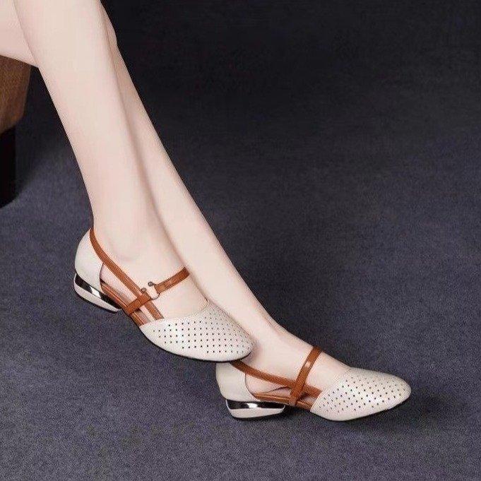 

Summer new bag head sandals women s hollow flat-soled women s shoes low heel soft sole round head 35 білий
