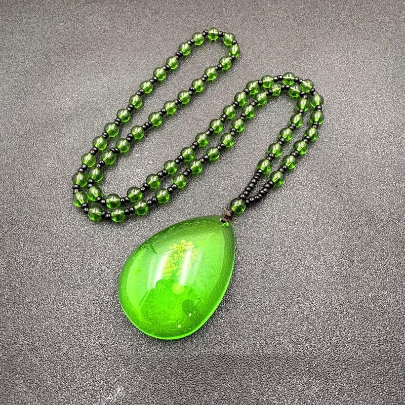Collana Ambra Verde Cera d'Api Collana con Ciondolo a Goccia d'Acqua Per Donna Unisex Fortunata Sicurezza Ciondolo Lungo Ornamenti per Catena del Maglione