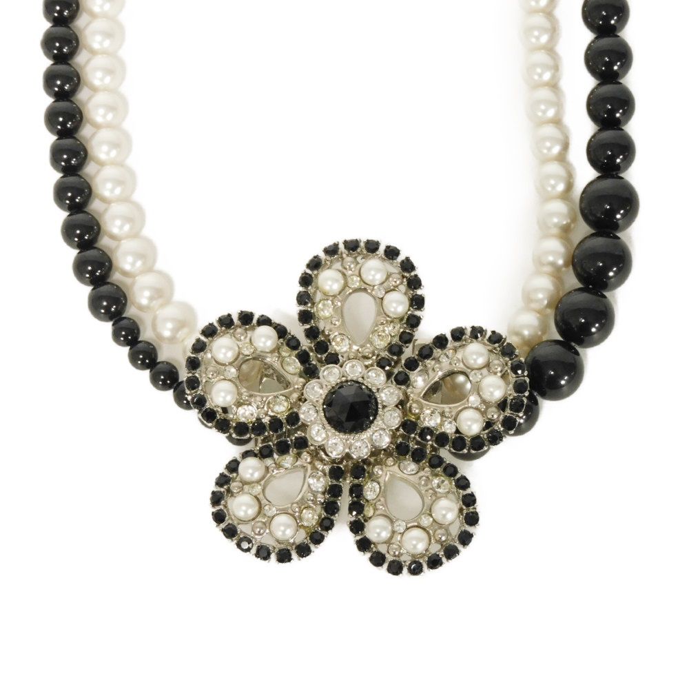 Used 12166 Crystal Pearl Flower 5AJL05 7984 Beaded Black Clear Silver Double Push Lock Logo White Women's from Japan