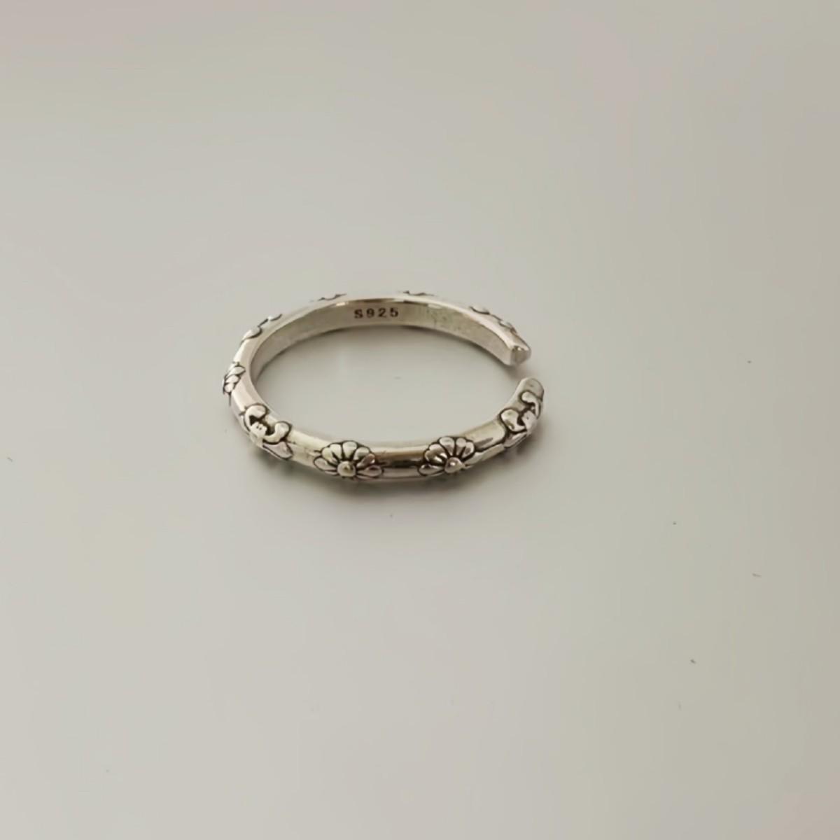 Personalized Retro Distressed Iris Flower Open Ring - Trendy Punk Style for Women античный серебряного