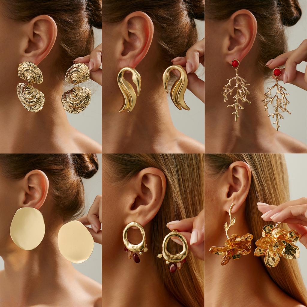 Design Pleated Three-dimensional Flower Coral Stud Earrings Ins Smooth Irregular Disc Earrings