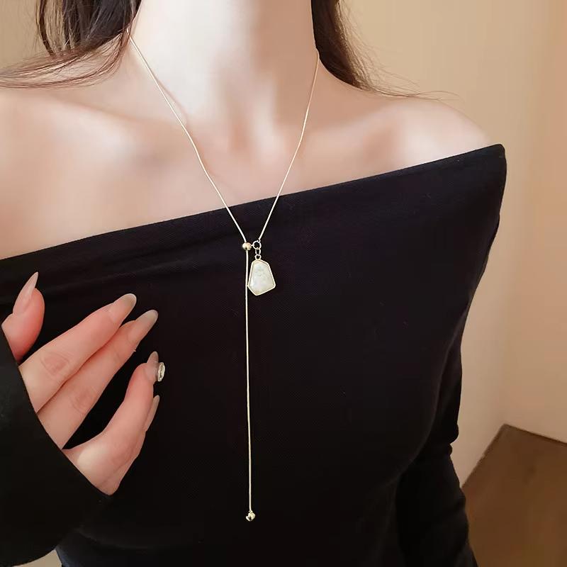 Gold Plated Irregular Round Pendant Necklaces for Women Luxury High-end Adjustable Necklace Fashion Charm Jewelry Daily Wear