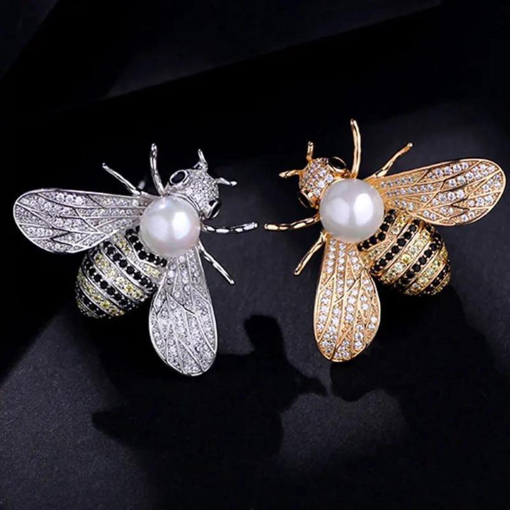 Bee Brooch for Women Delicate Little Bee Insect Collar Pin Clothes Scarf Clip Badge Jewelry