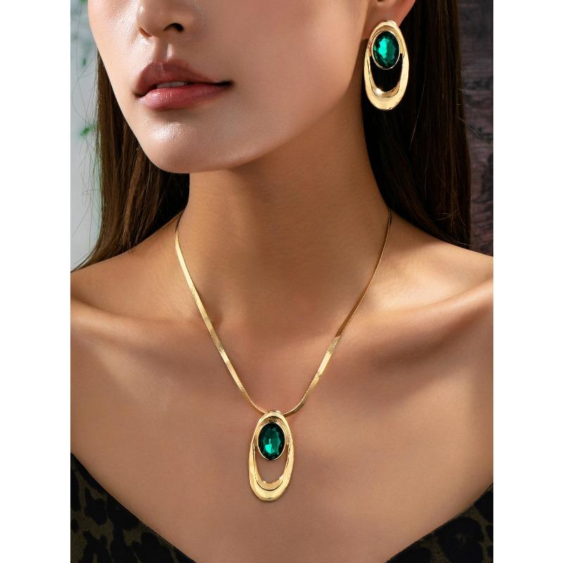 French Light Luxury Simple Niche Oval Geometric Pendant Necklace Stud Earrings Jewelry Set Elegant Accessories