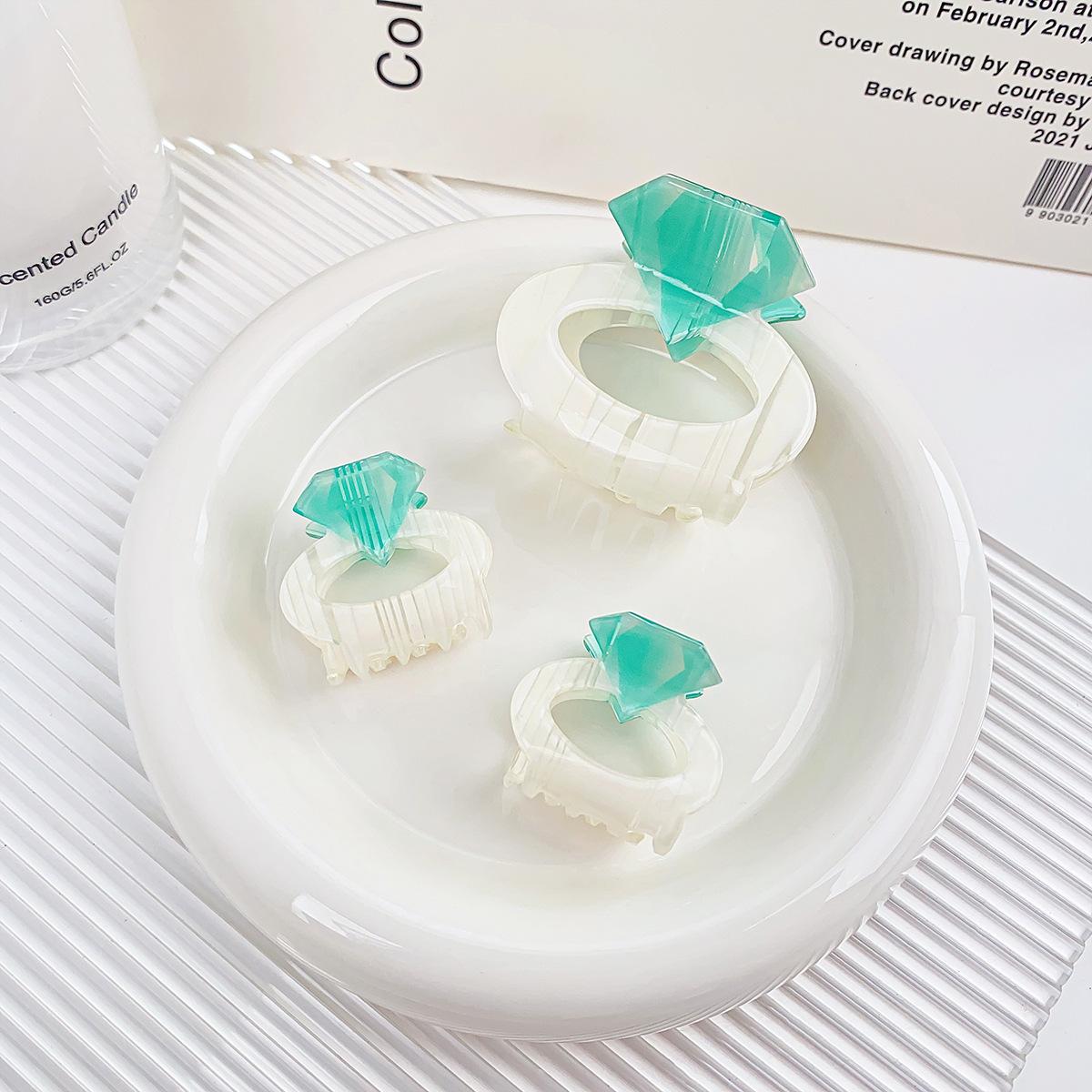 

Зажим с бриллиантом Корейская версия элегантная заколка для волос темперамента Французский ретро клип с акулой