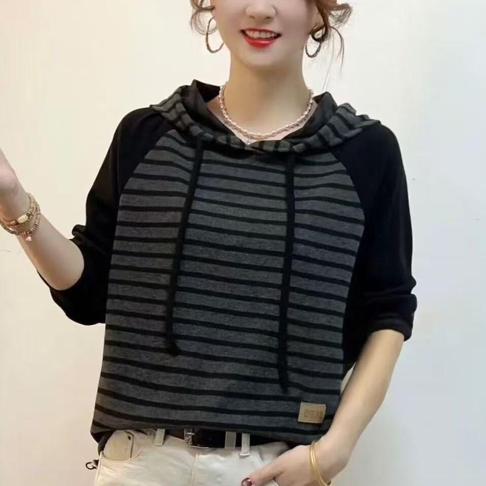 Women's Autumn Striped Hooded Sweatshirt: Versatile, Slimming Korean-Style Casual Loose Fit with Patchwork Detail