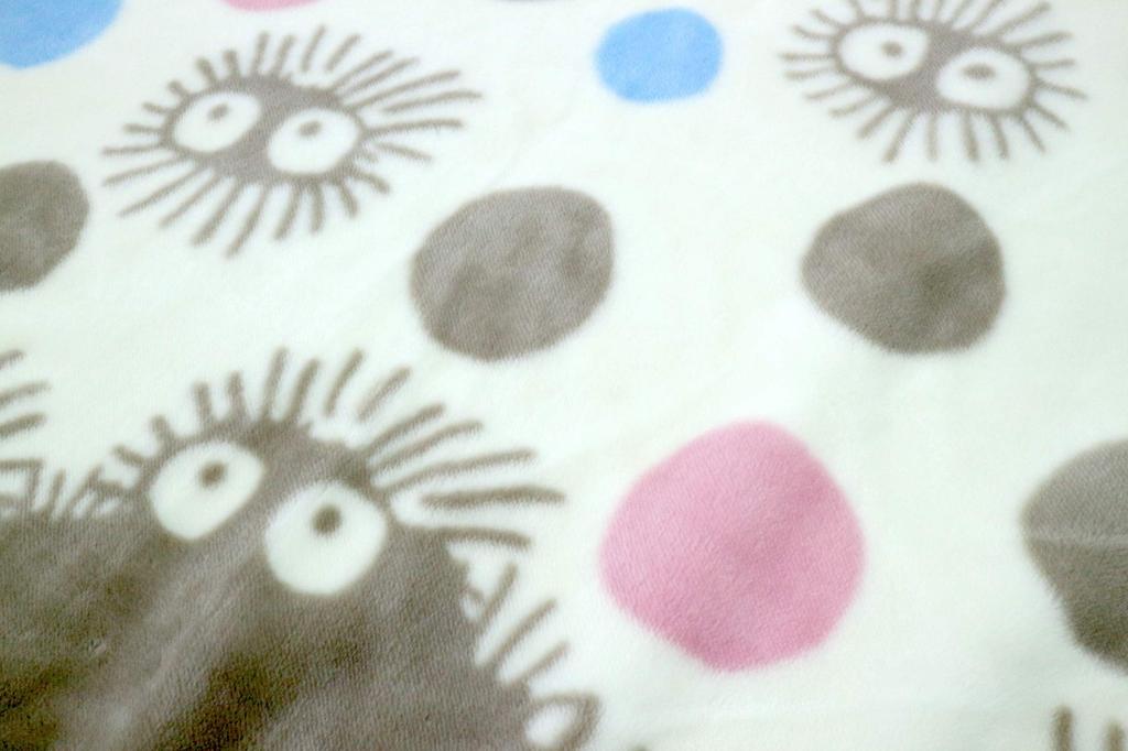 Marushin Throw Ghibli My Neighbor Totoro 70 x 100cm Kurosuke Pop Made in Japan Acrylic Blanket 1125008700