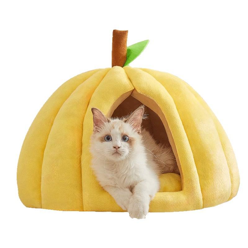 Pumpkin-shaped Pet Bed for Cats and Dogs, Providing a Cozy, Secure Sleeping Space and Hiding Spot.