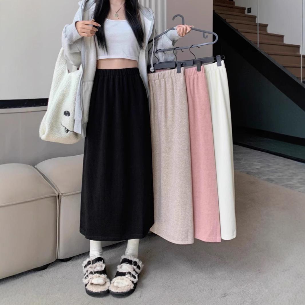 

2023 Autumn/Winter Women s Corduroy A-Line Skirt with Back Slit 3XL