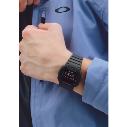 Hodinky Casio G-Shock Urban užitkové řady DW-5610UU-8JF pánské šedé