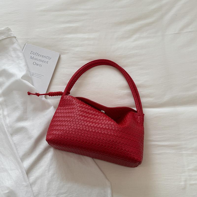 Hand-held Woven Bag - A Retro and Unique Handbag for Casual Commuting, Suitable for Carrying on The Arm.