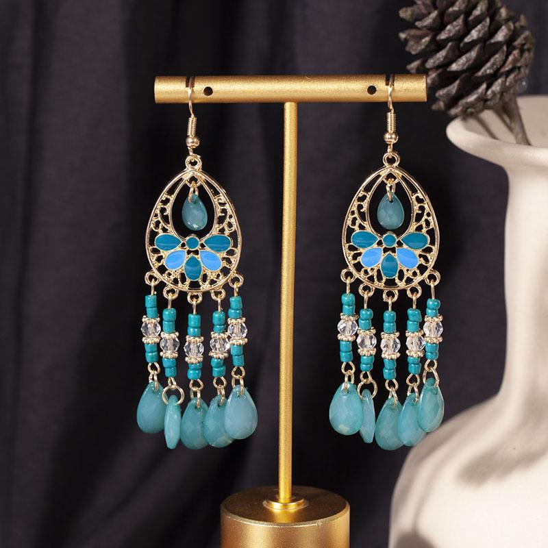 European, American and Bohemian Hollow Bead Fringed Earrings, High-end Retro Ethnic Style Earrings, Fashionable Long Earrings.