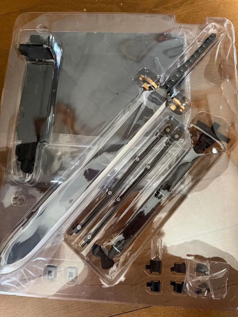 [USED] Discounted Sentinel Dyzengar RIOBOT Figure