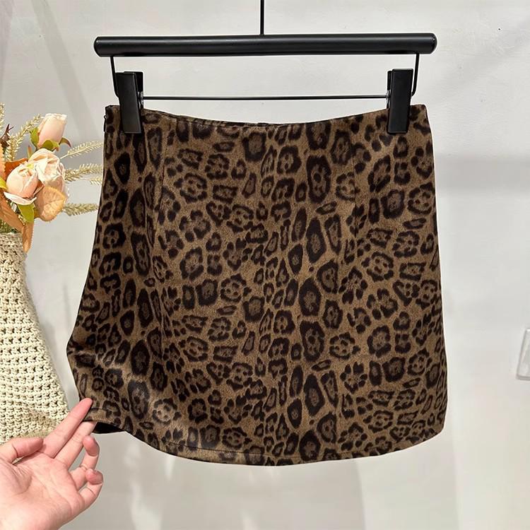 

Autumn 2024 European Leopard Print High-Waisted A-Line Mini Skirt for Women XS