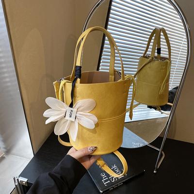 Mini Borsa a Mano con Ciondolo a Fiore da Donna 2025 Nuova Moda Borsa per Cellulare di Alta Gamma Piccola Squisita Borsa a Secchiello a Tracolla