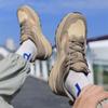 Hochwertige, flache Sneaker mit weicher Sohle und Dämpfung – leicht, bequem und ideal für Outdoor-Aktivitäten. Perfekt für den Alltag.