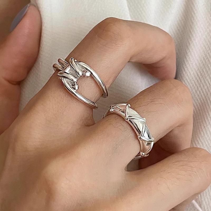 Curved Line Ring Female Ins Wind Niche Simple Cold Wind Finger Ring Advanced Sense Hundreds of Tide Elegant Simple Women Rings