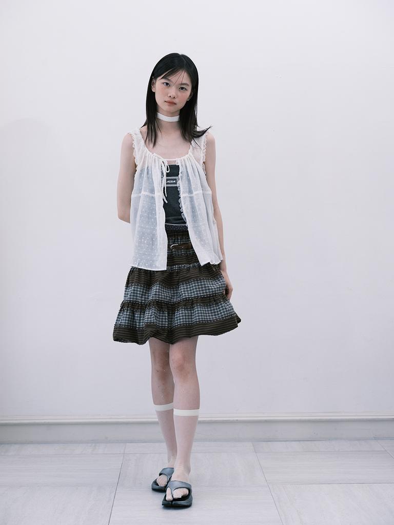 Mueum Nabi Blouse (White)