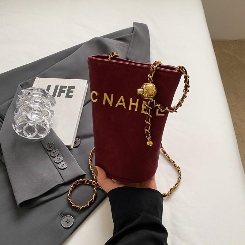 Трендовая женская сумка через плечо 2023 Новая зимняя мода Простая сумка-ведро Высококлассная сумка для поездок фиолетовый