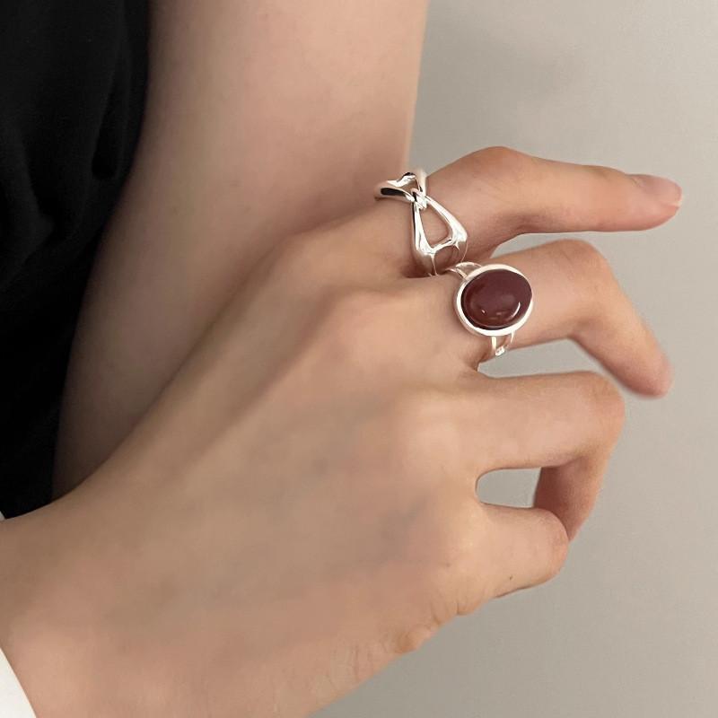 Trendsetting Agate Red Ring With Geometric Design For Women Featuring Adjustable Size And Pig Nose Element