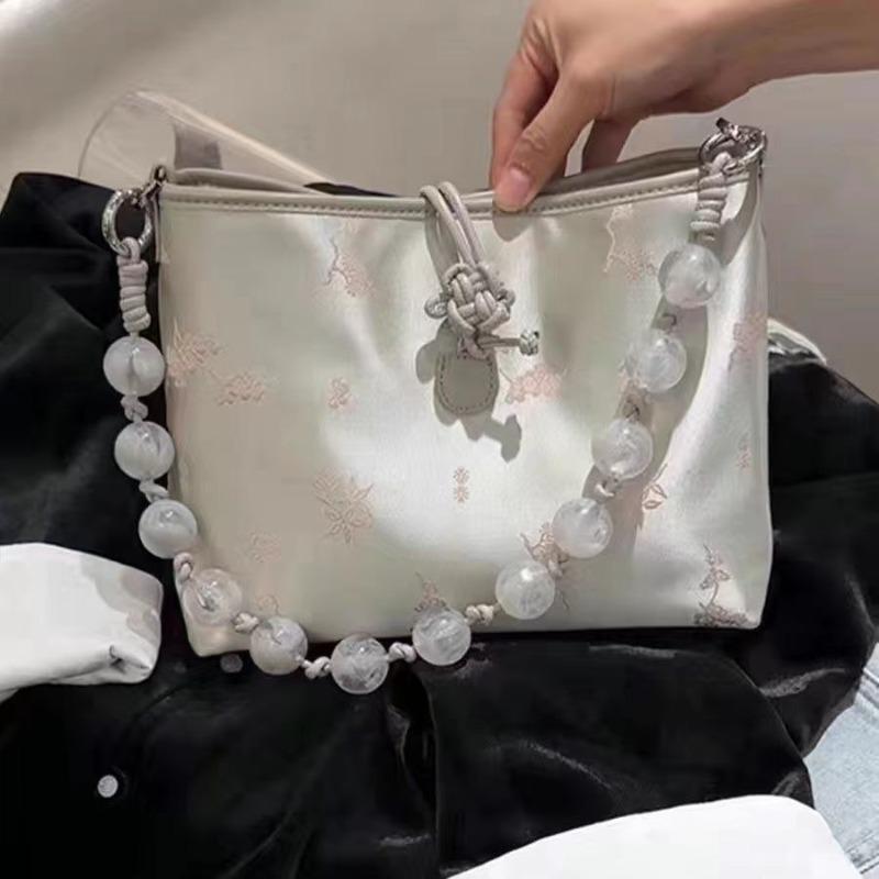 New Chinese style embroidered beaded bag women s new summer niche design shoulder portable tote bag