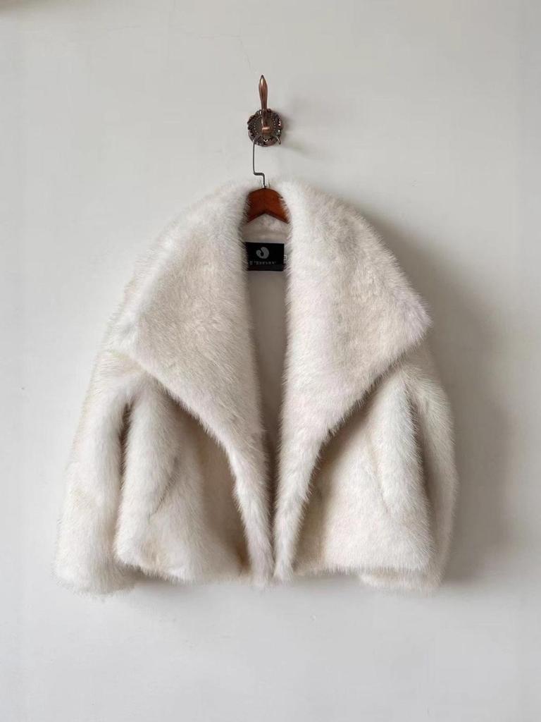 Women's Fluffy Tipped Fox Faux Fur Coat - New Fashion for Autumn/Winter