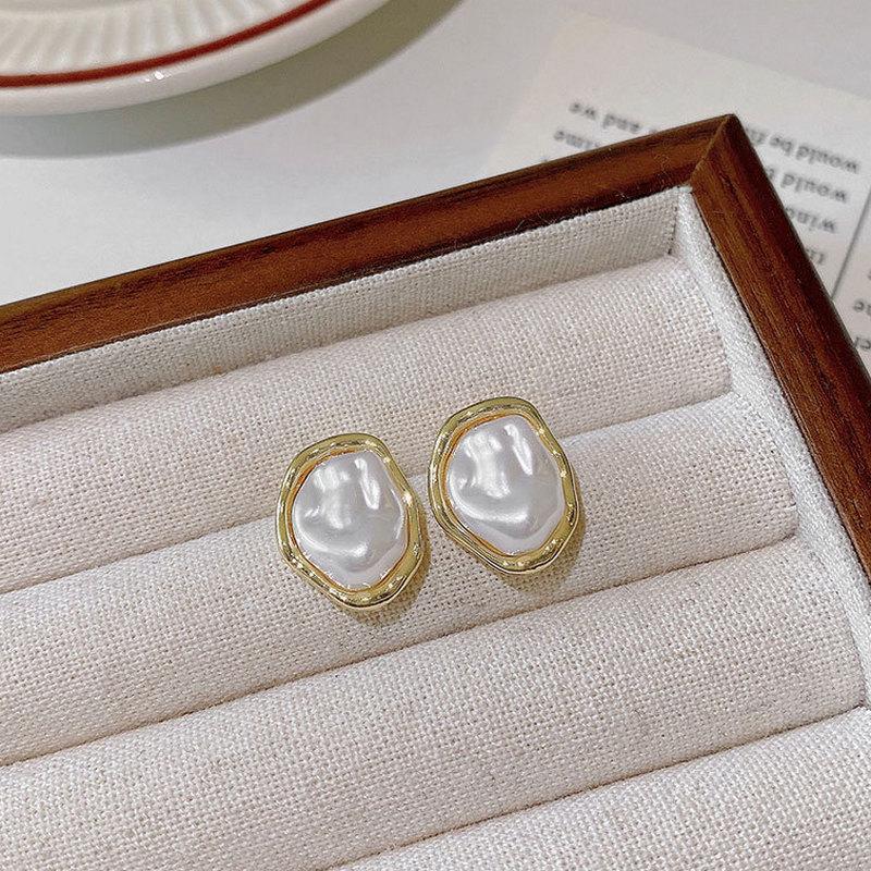Irregular Geometry Baroque Imitation Pearl Stud Earrings For Women Korean Sweet Brincos Girls Wedding Jewelry Boucle D'oreille