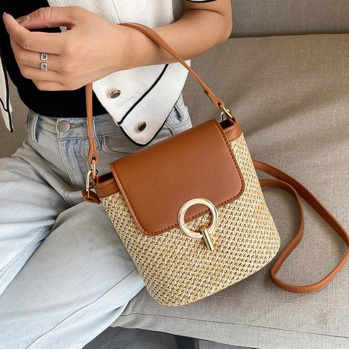 Women's Lightweight Straw-Textured Handbag with Golden-Tone Ring Lock Closure - Adjustable Strap, Spacious Interior Pocket, Spring Summer Beach Tote