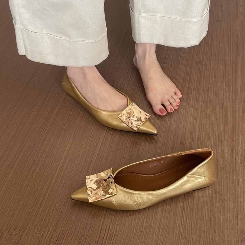 Spot version! Flat-bottomed retro metal buckle pointed single shoes women's shoes 2025 spring and autumn new versatile light mouth commuting shoes
