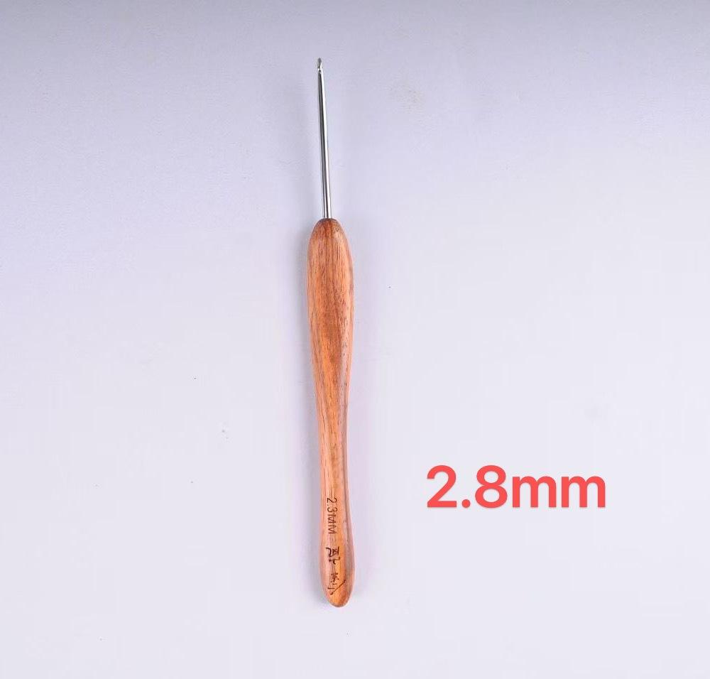 Crochet Blood Sandalwood Handle Hand Knitting Tool Non-Slip Stainless Steel Crochet