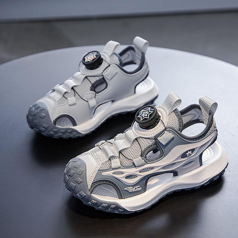 

New soft-soled sports beach children s shoes girls casual sandals summer non-slip sandals summer boys older children 28 (inner length 17.8CM)