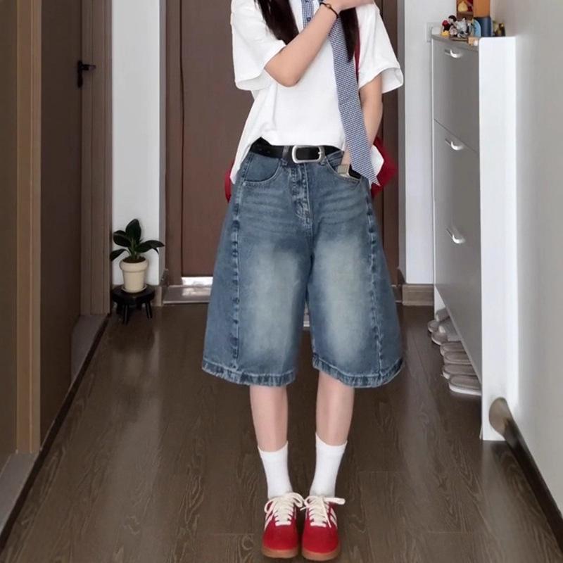 Women's Plus Size High-Waisted Retro Denim Shorts, Relaxed Fit, Mid-Length, Slimming, Straight-Leg, Summer Style.